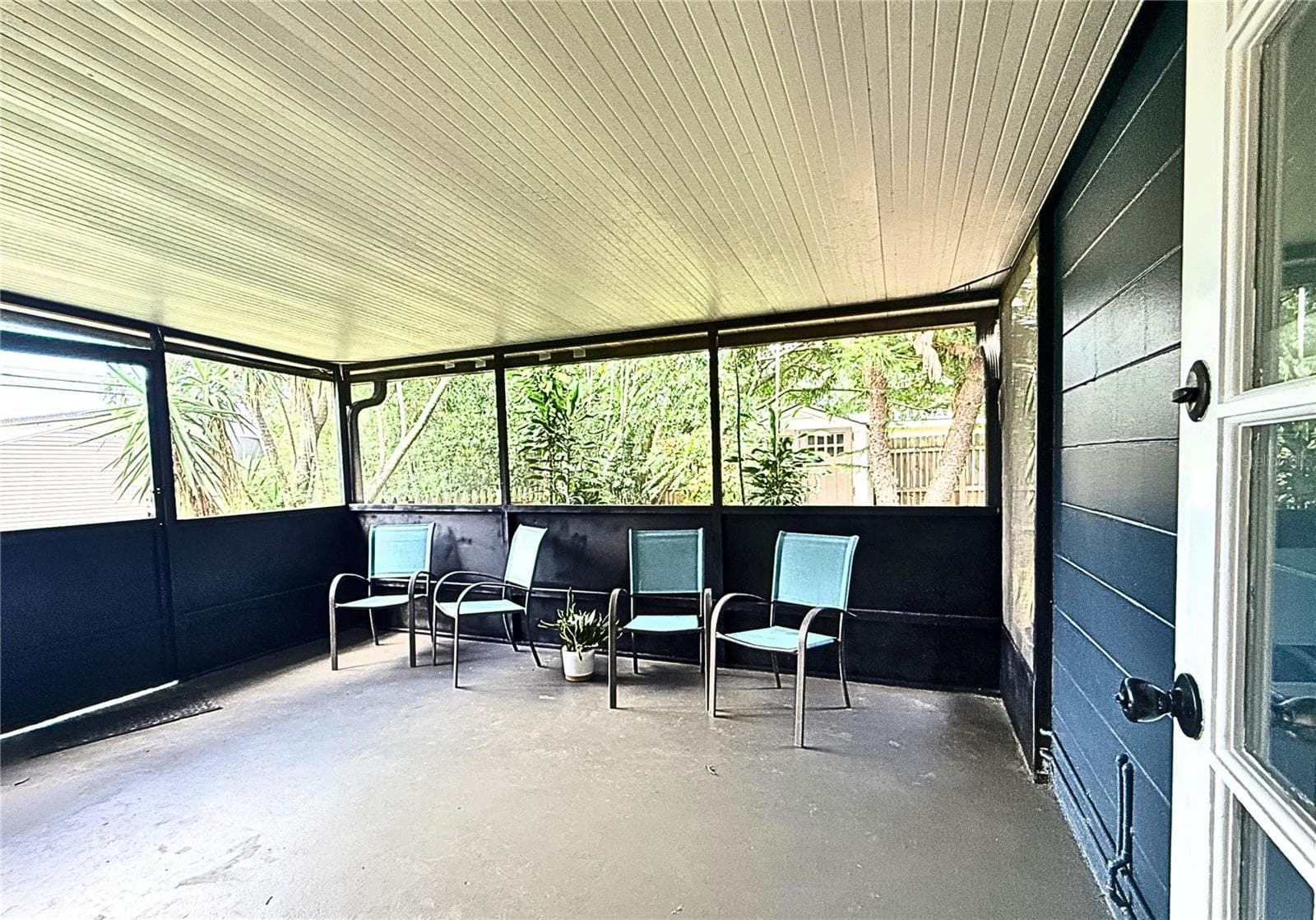 Back Porch - 102 GLEN RIDGE AVE, TEMPLE TERRACE