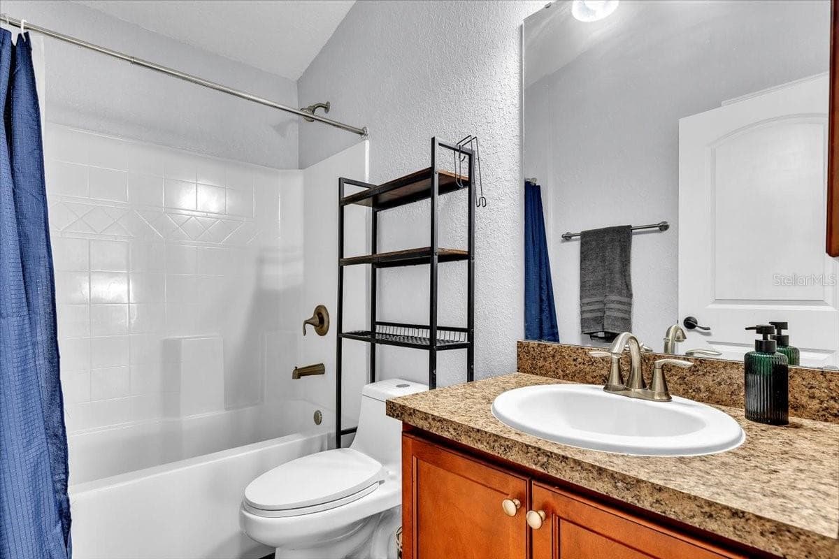 Single Family Residence at 10912 KIRKWALL PORT DR, WIMAUMA, photo 24 of 41