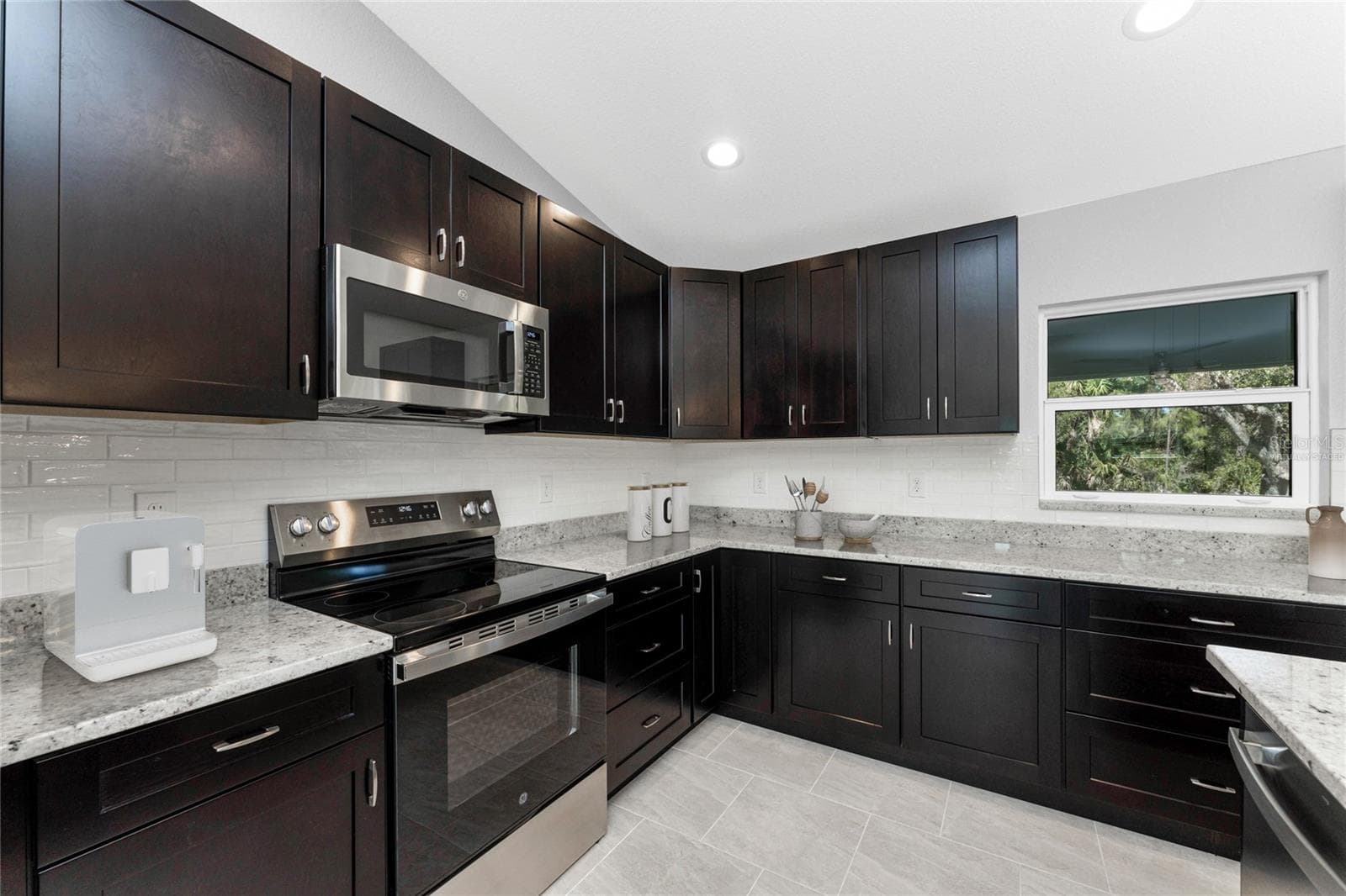 Virtually staged - 3250 HORACE AVE, NORTH PORT
