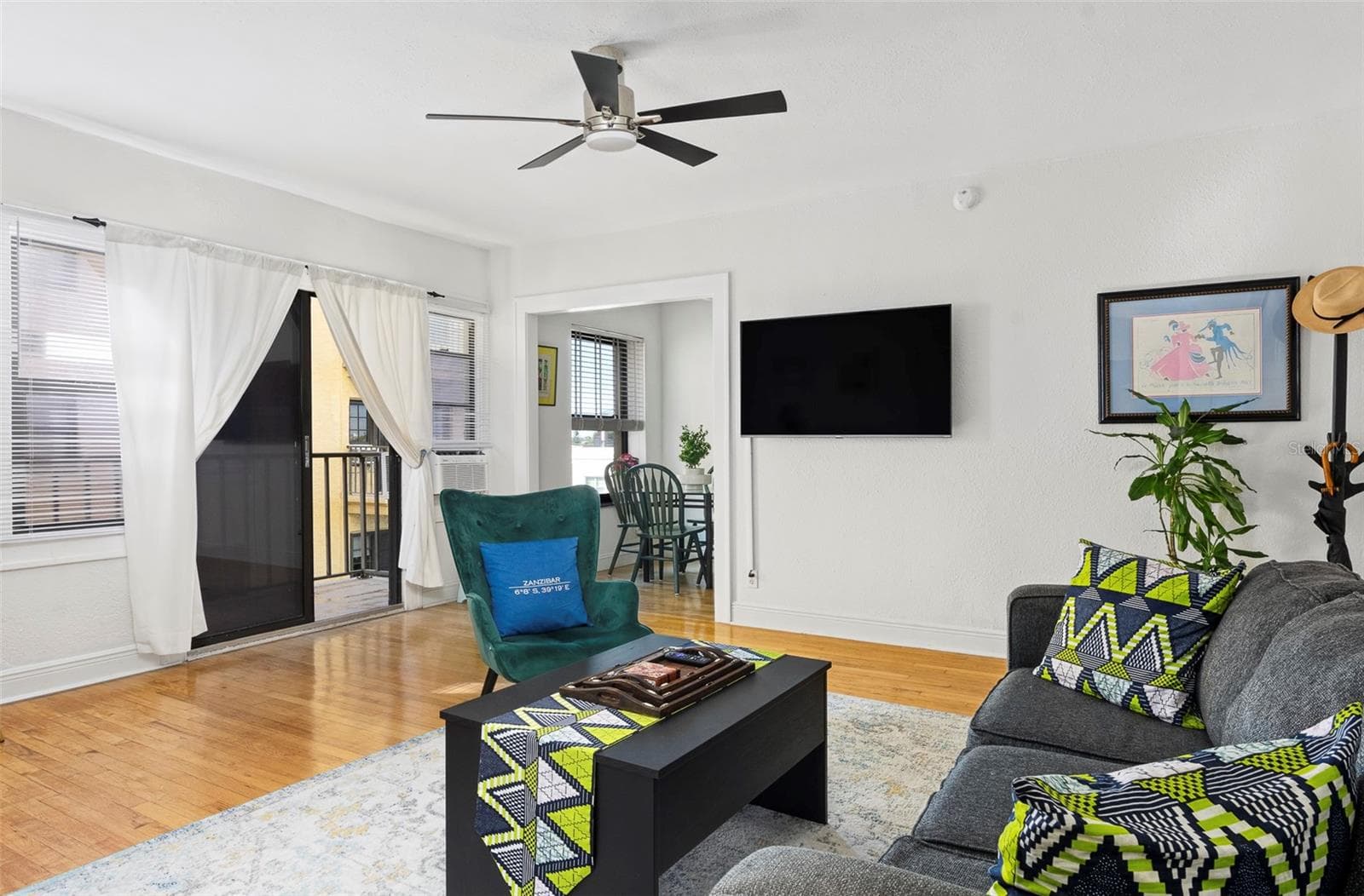Looks Out Over Balcony - 130 4TH AVE N #503, ST PETERSBURG