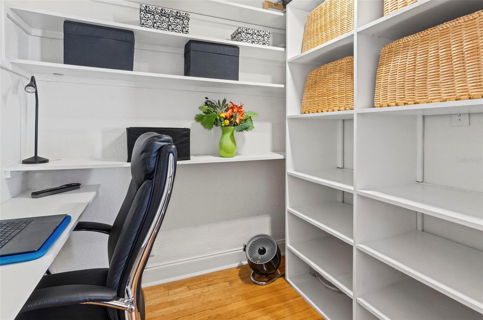 Office Area with Built Ins - 130 4TH AVE N #503, ST PETERSBURG