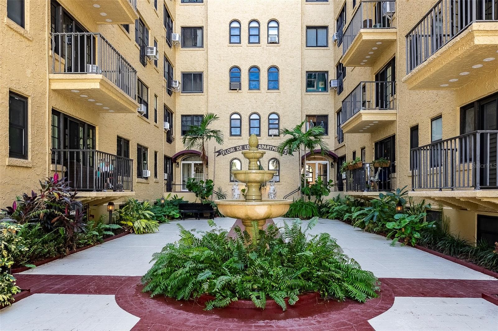 Beautiful Mediterranean Courtyard - 130 4TH AVE N #503, ST PETERSBURG