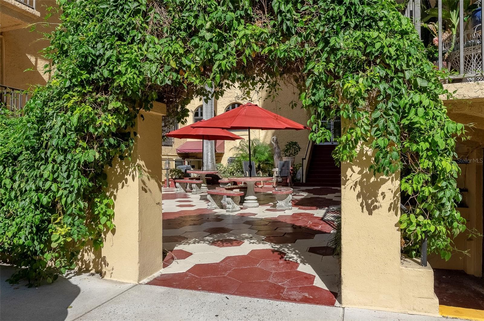 More Beauty - 130 4TH AVE N #503, ST PETERSBURG