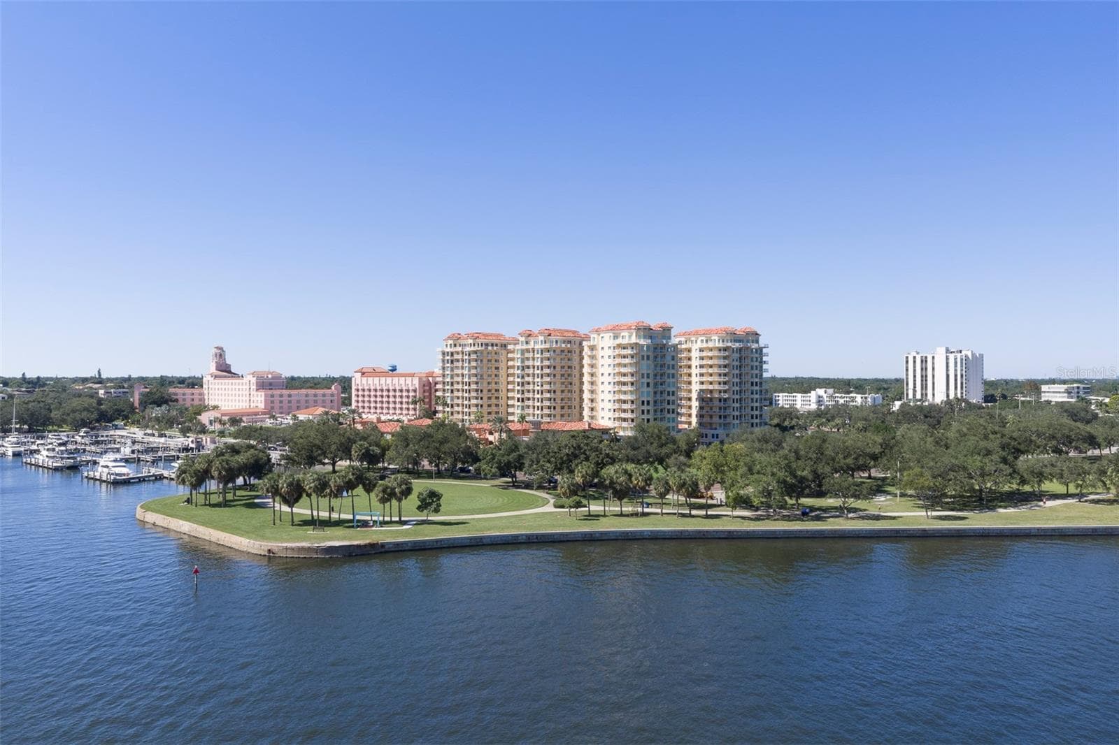 Waterfront Parks to Enjoy - 130 4TH AVE N #503, ST PETERSBURG