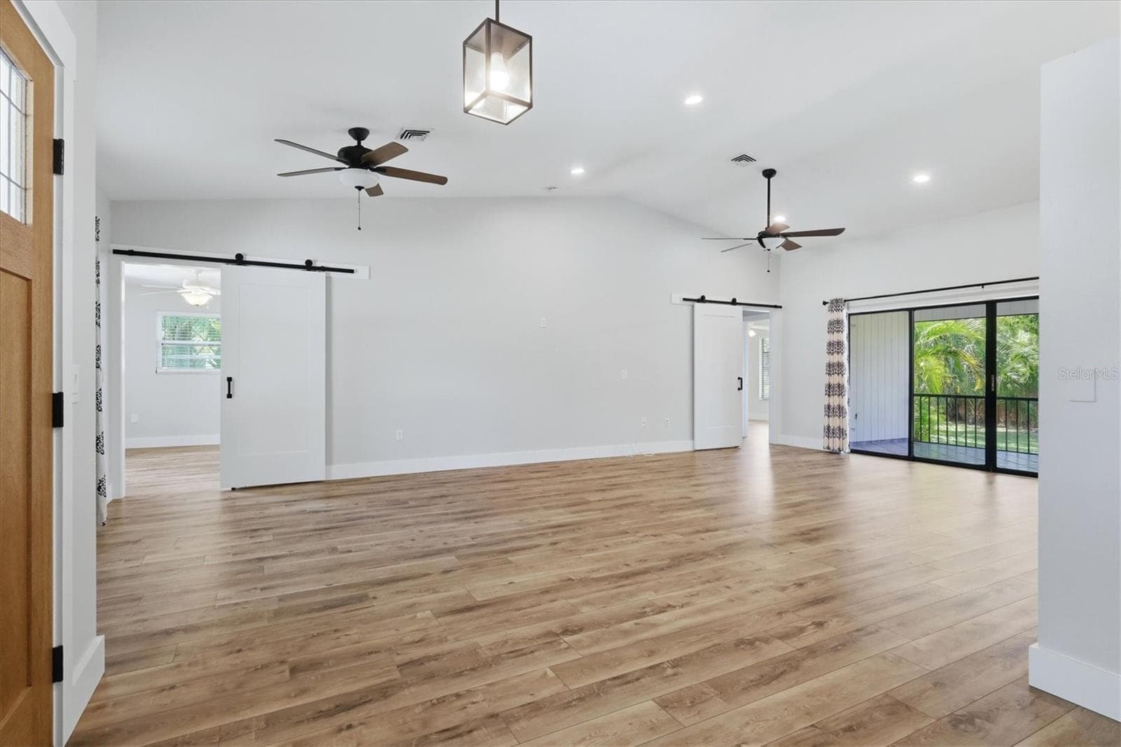 Single Family Residence at 338 PINE GLEN CT, ENGLEWOOD, photo 11 of 45