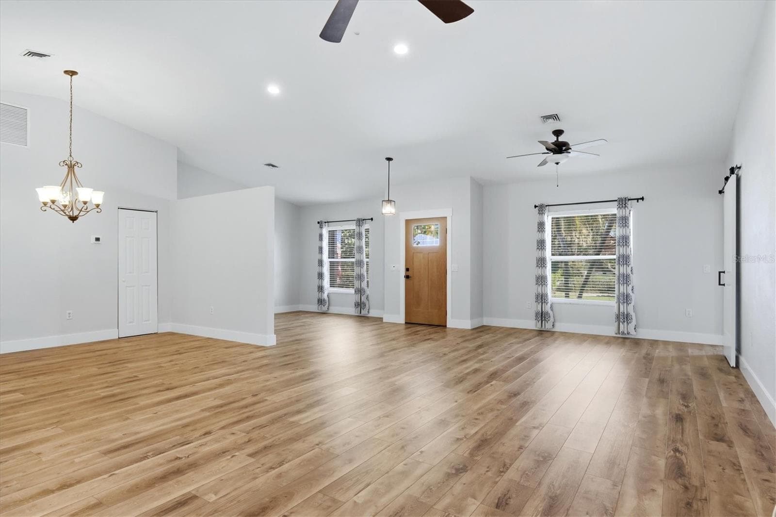 Single Family Residence at 338 PINE GLEN CT, ENGLEWOOD, photo 13 of 45