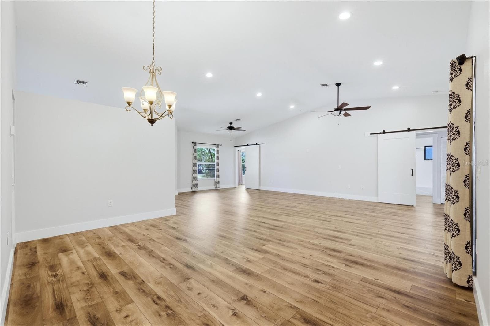 Single Family Residence at 338 PINE GLEN CT, ENGLEWOOD, photo 14 of 45