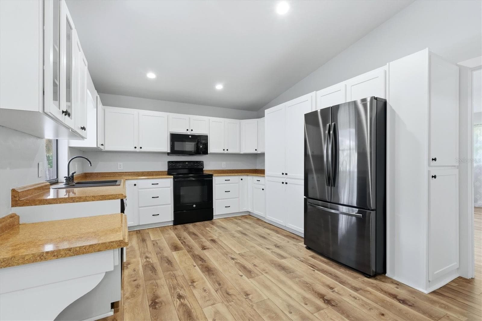 Single Family Residence at 338 PINE GLEN CT, ENGLEWOOD, photo 16 of 45