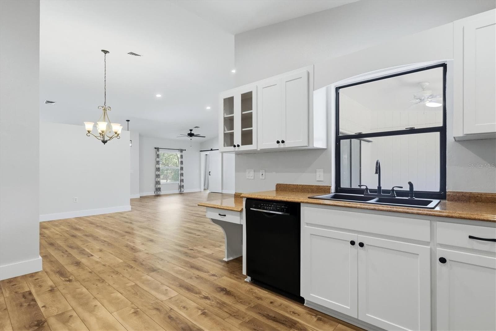 Single Family Residence at 338 PINE GLEN CT, ENGLEWOOD, photo 18 of 45