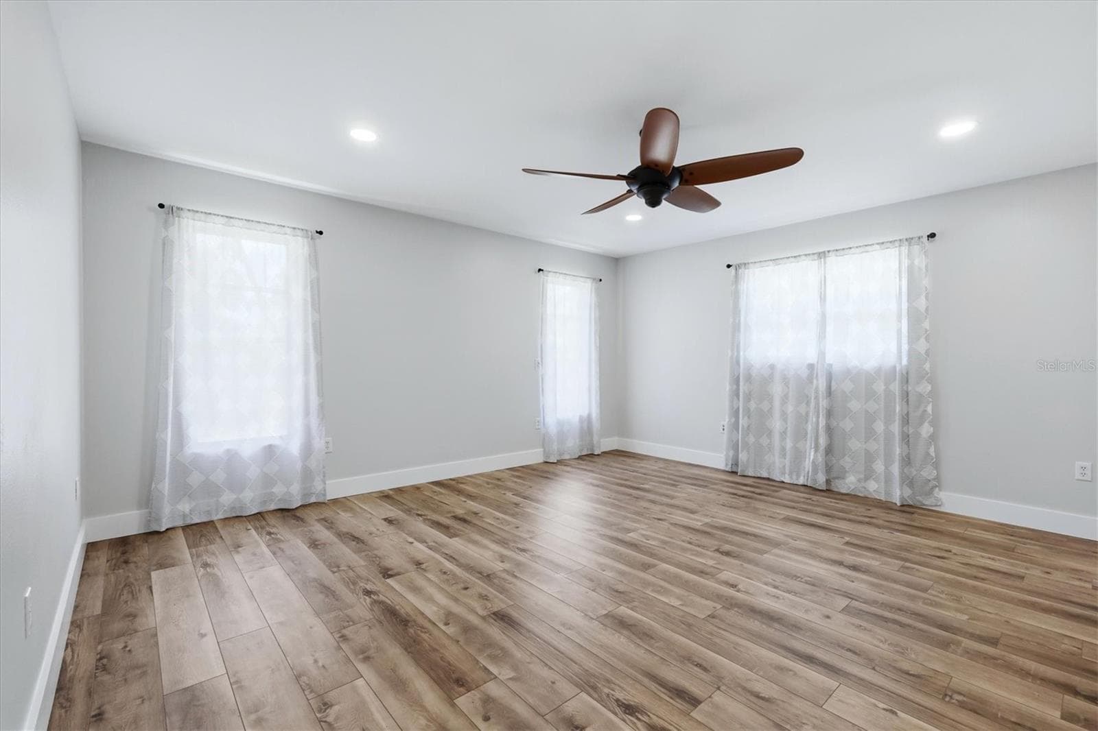 Single Family Residence at 338 PINE GLEN CT, ENGLEWOOD, photo 20 of 45