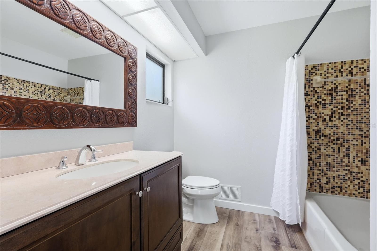 Single Family Residence at 338 PINE GLEN CT, ENGLEWOOD, photo 24 of 45