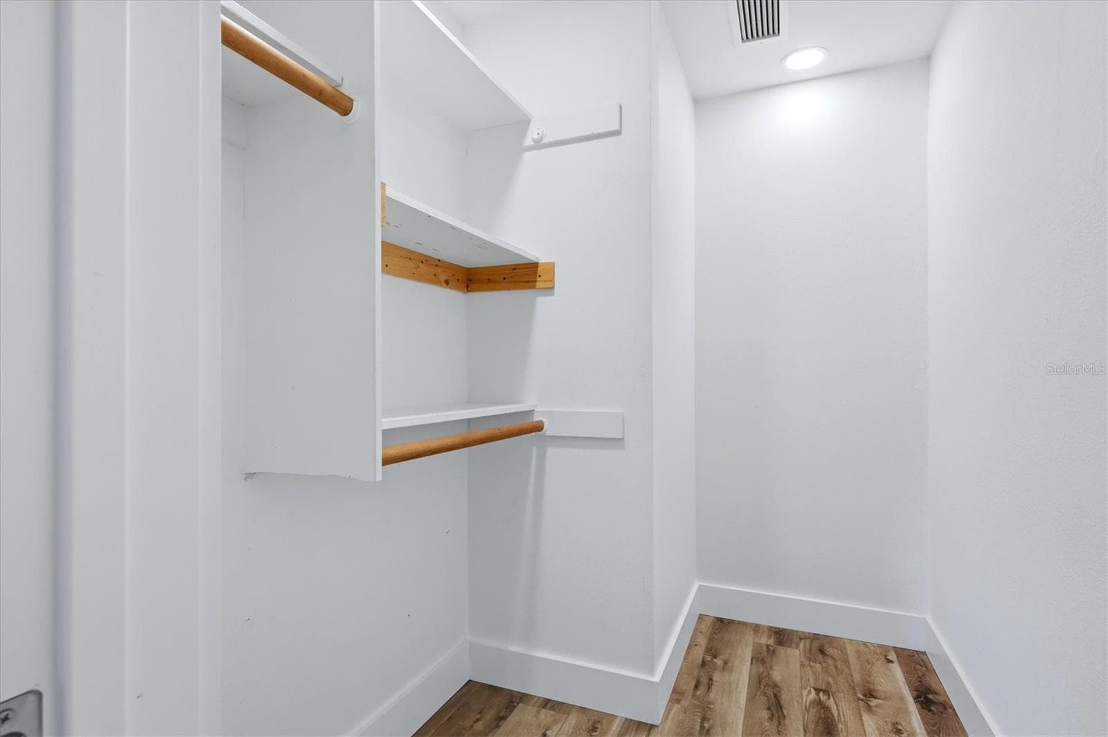 Single Family Residence at 338 PINE GLEN CT, ENGLEWOOD, photo 25 of 45