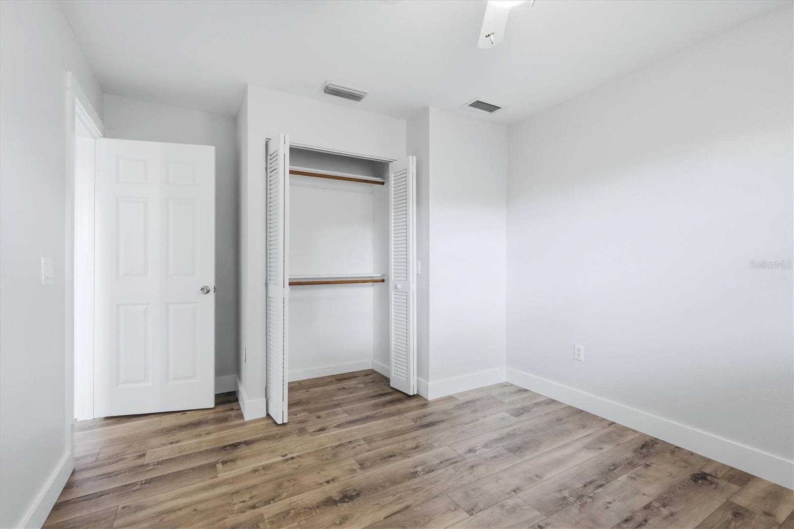 Single Family Residence at 338 PINE GLEN CT, ENGLEWOOD, photo 34 of 45