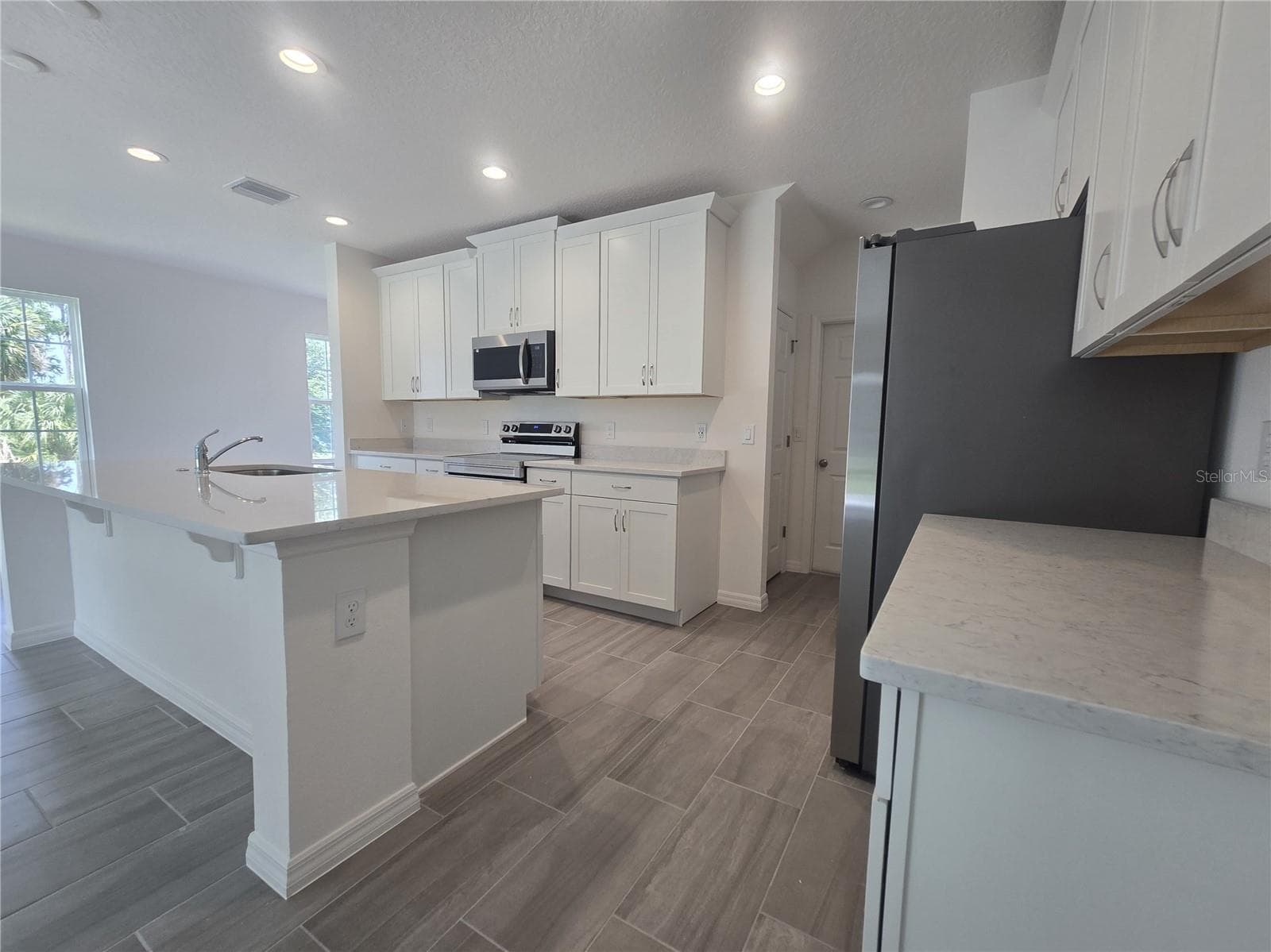 Kitchen - 2536 STARRY PT, ST CLOUD