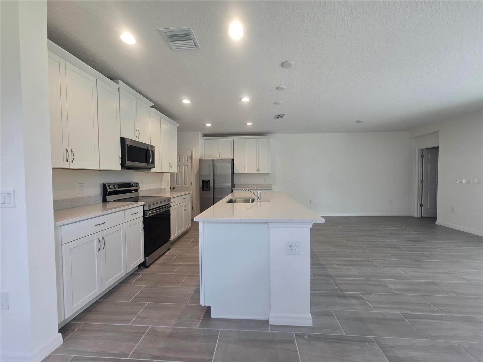 Kitchen - 2536 STARRY PT, ST CLOUD