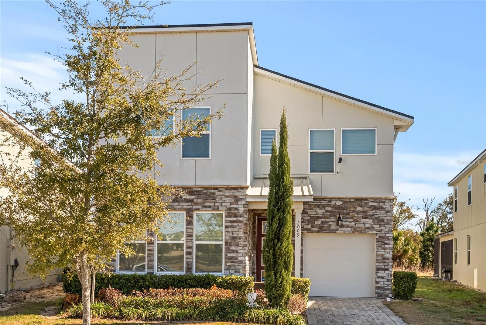 2009 TROPICAL PALMS CIR