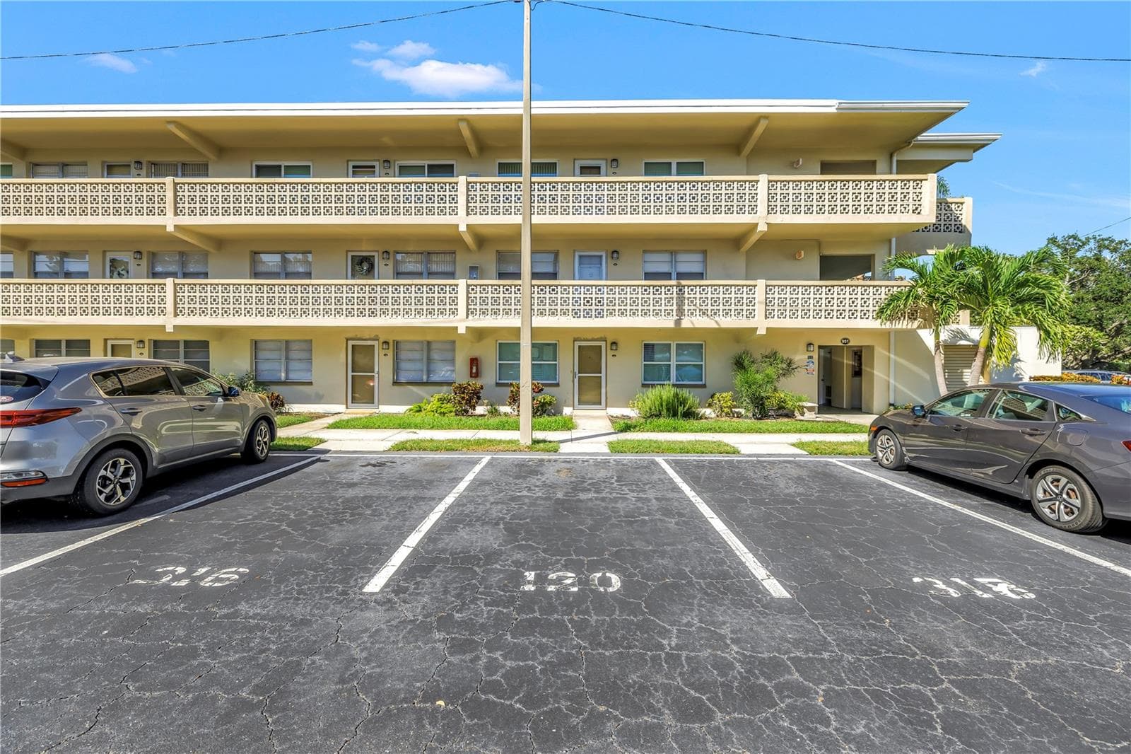 Condominium at 951 79TH AVE N #120, ST PETERSBURG, photo 2 of 30