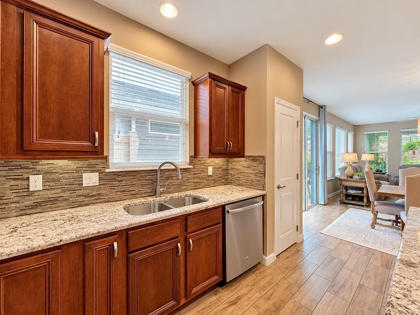 Undermount Sink - 342 ALCOVE DR, GROVELAND