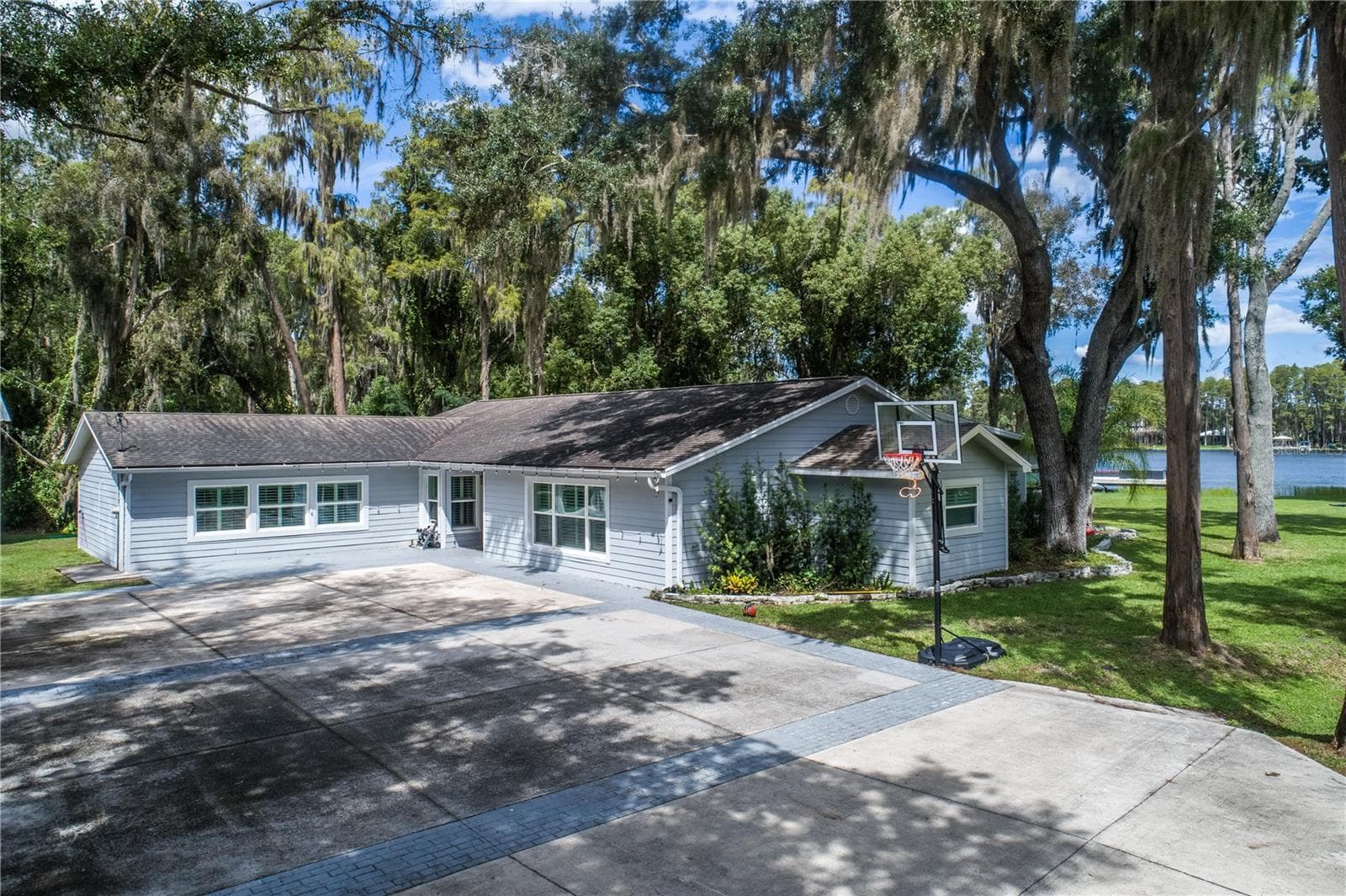 Single Family Residence at 17018 DENNIS RD, LUTZ, photo 2 of 42