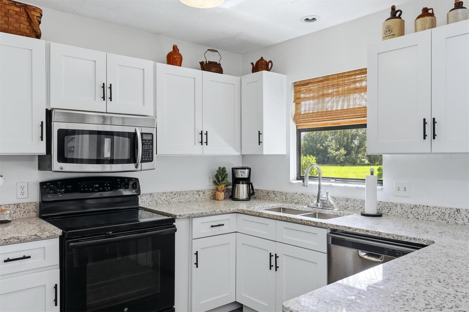 Single Family Residence at 27 MARK TWAIN LN, ROTONDA WEST, photo 17 of 45