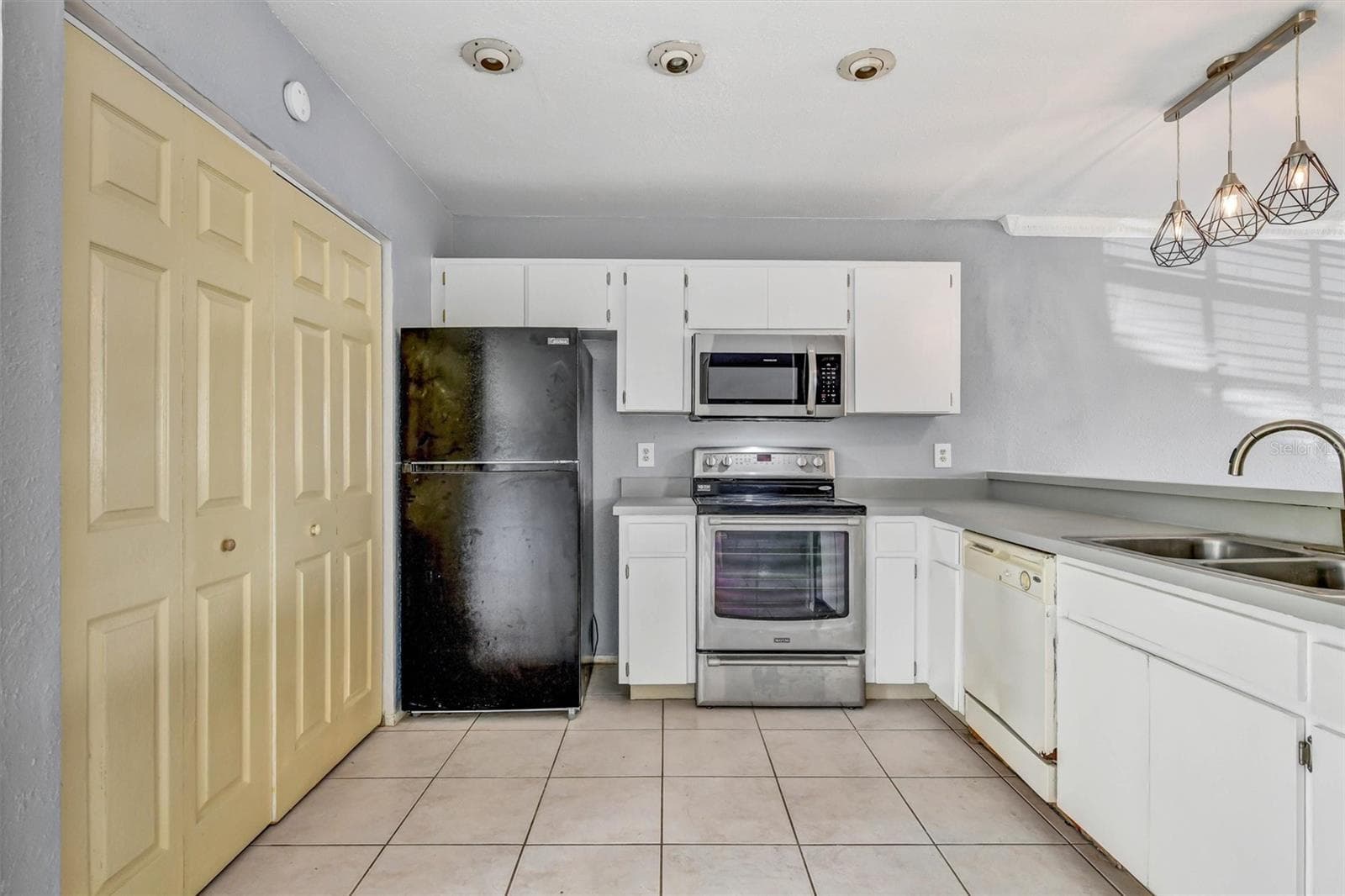 Townhouse at 5320 ABINGER CT, TAMPA, photo 12 of 59
