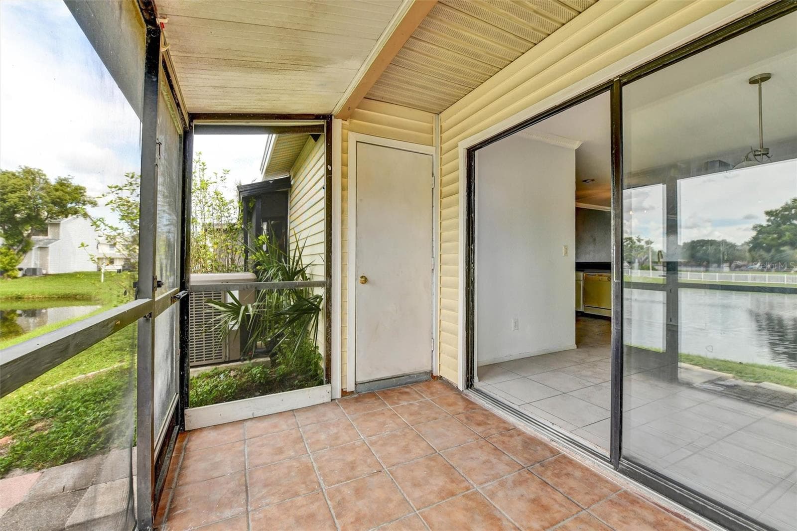 Townhouse at 5320 ABINGER CT, TAMPA, photo 32 of 59