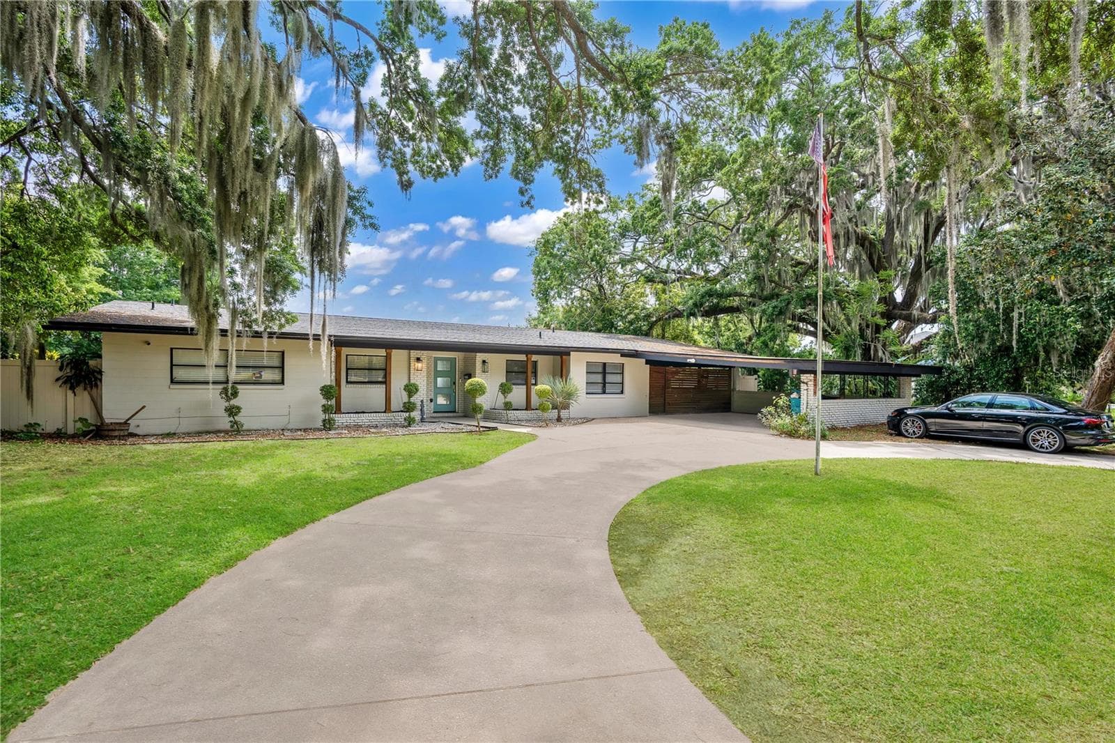 1520 ROCK LAKE DR