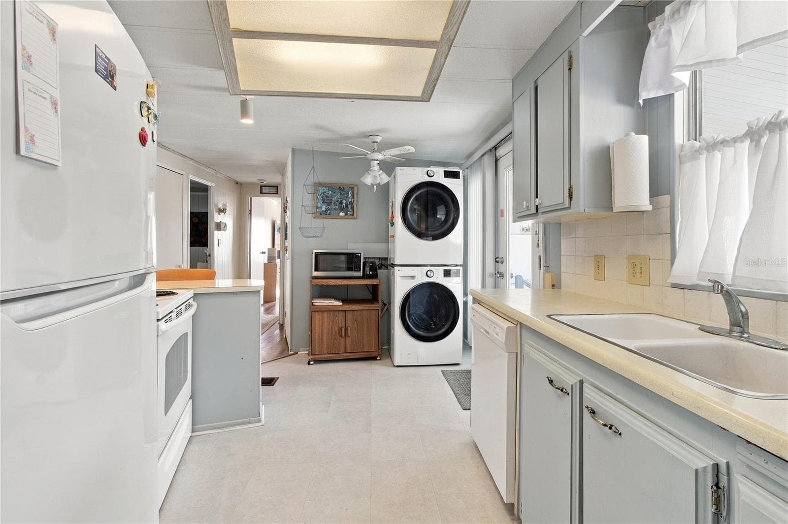 Washer and Dryer are in Kitchen. - 808 53RD AVE E #19, BRADENTON