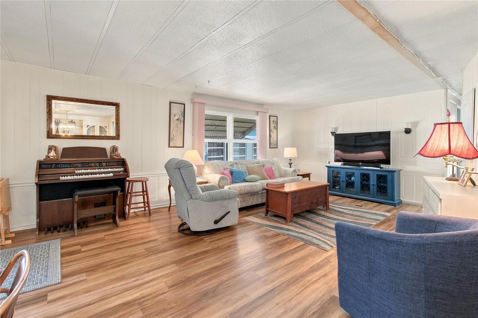 Living Room - 808 53RD AVE E #19, BRADENTON