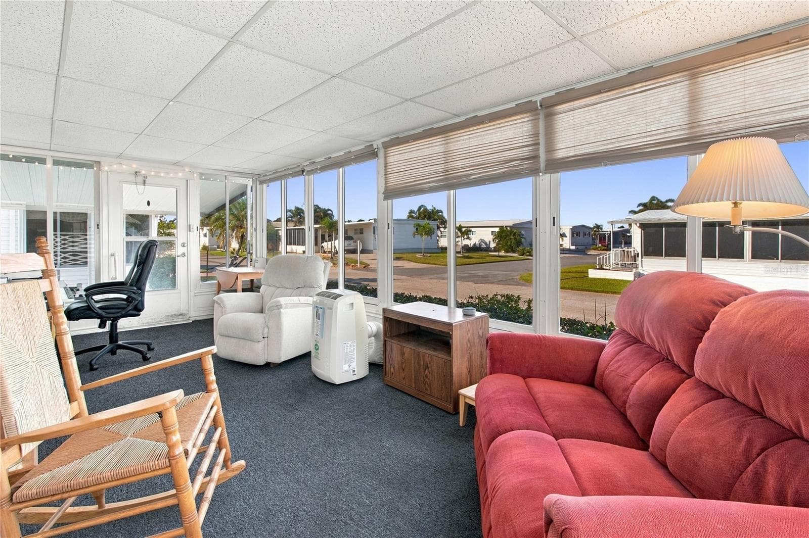 Florida Room light and bright - 808 53RD AVE E #19, BRADENTON