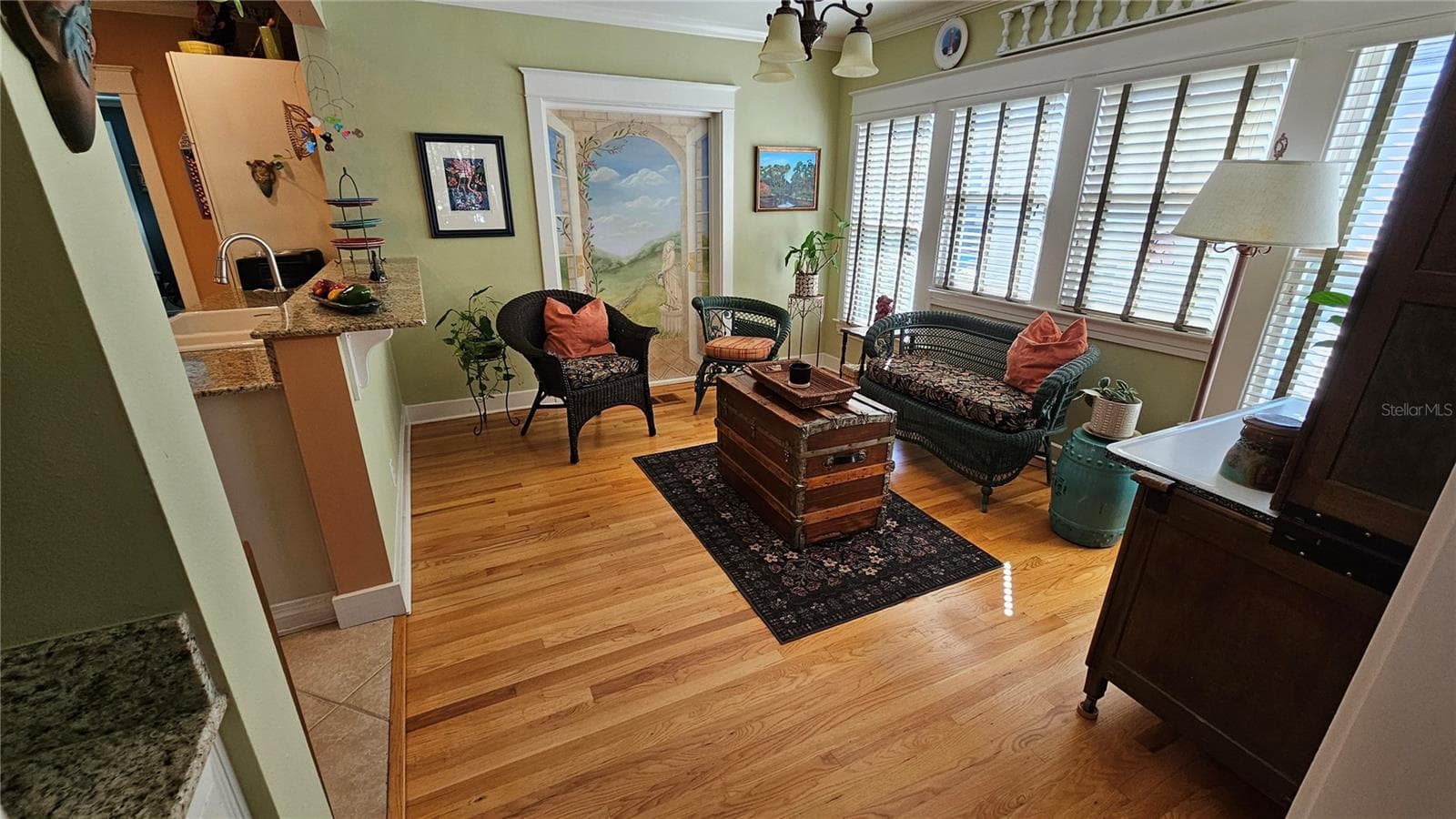 Sitting Nook off Kitchen - 821 N EOLA DR, ORLANDO