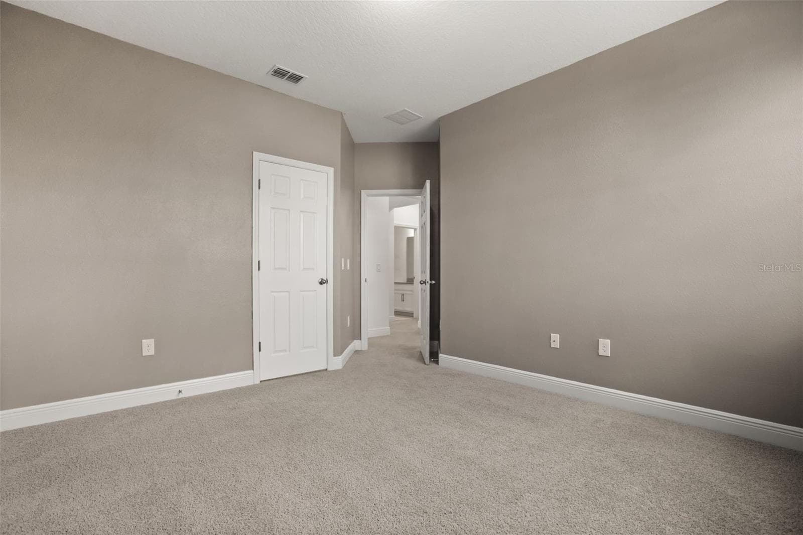 Room #2 - 9279 GRAND ISLAND WAY, WINTER GARDEN