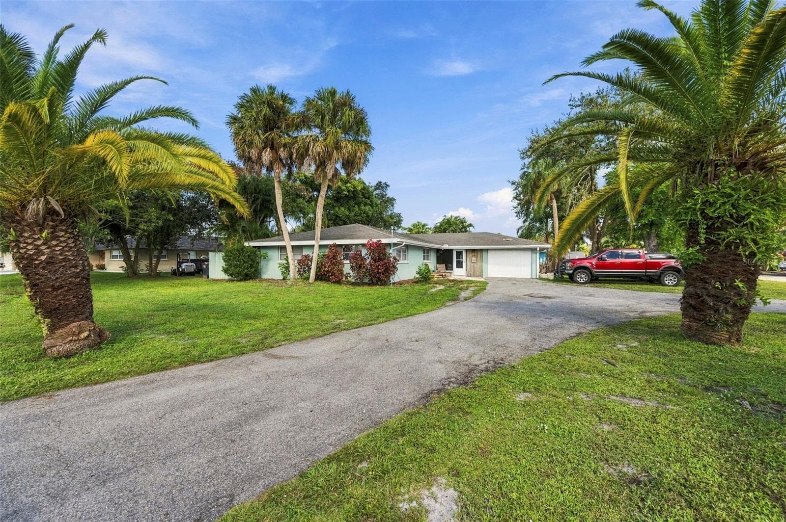 Single Family Residence at 5105 W COUNTRY CLUB DR, SARASOTA, photo 4 of 62