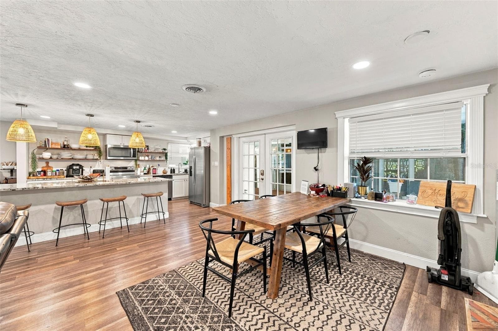 Single Family Residence at 5105 W COUNTRY CLUB DR, SARASOTA, photo 8 of 62