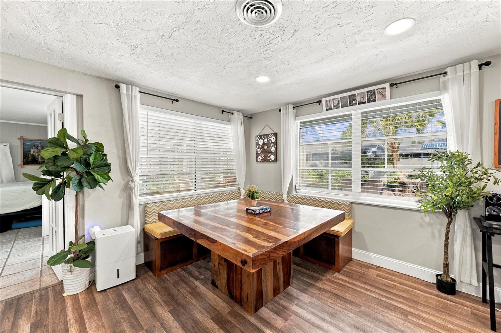Single Family Residence at 5105 W COUNTRY CLUB DR, SARASOTA, photo 13 of 62