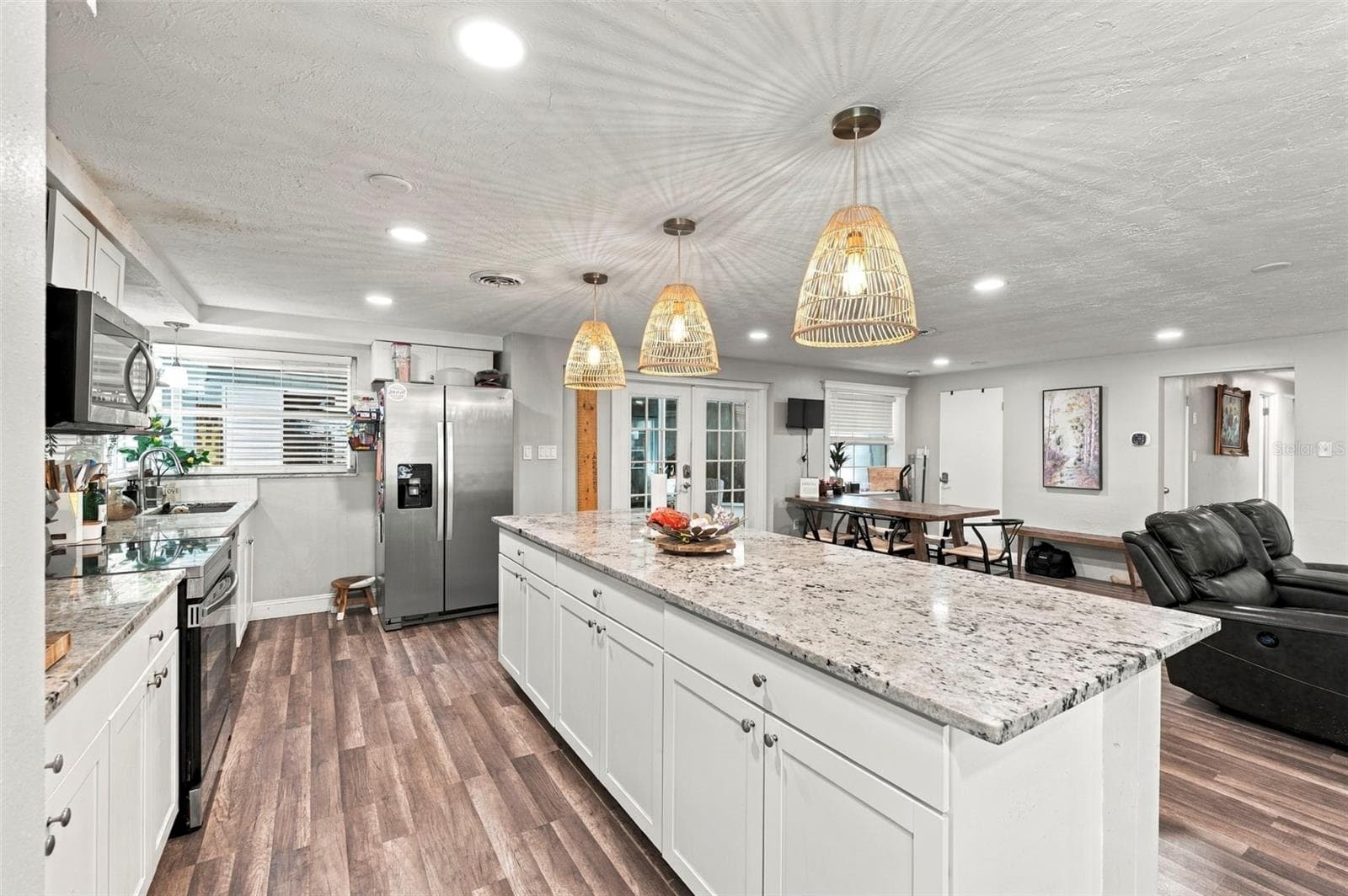 Single Family Residence at 5105 W COUNTRY CLUB DR, SARASOTA, photo 15 of 62