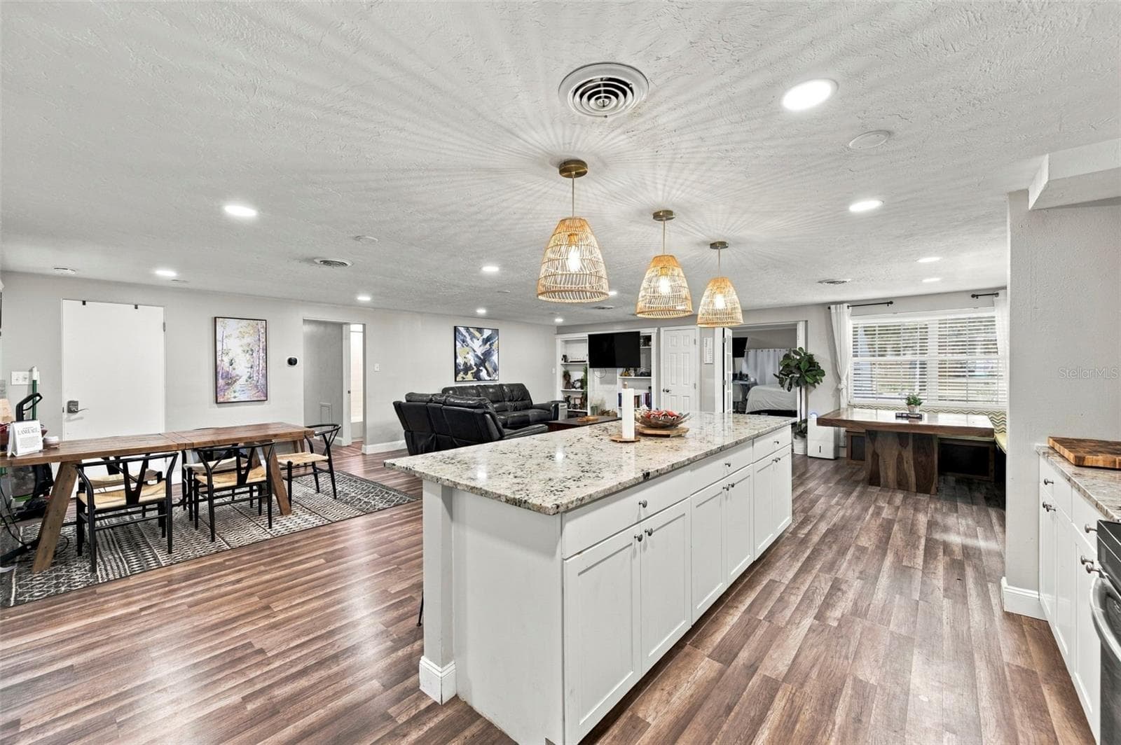 Single Family Residence at 5105 W COUNTRY CLUB DR, SARASOTA, photo 16 of 62
