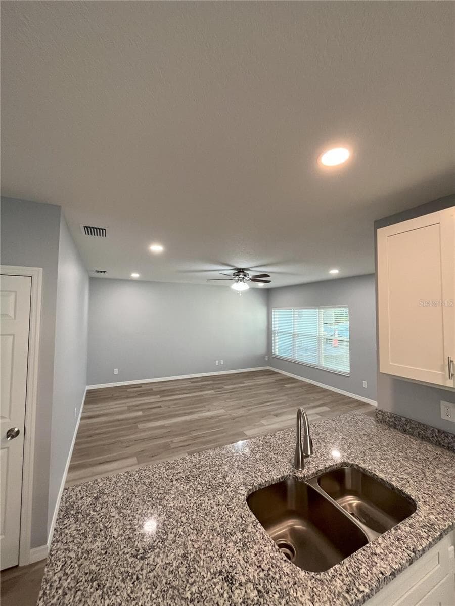 Single Family Residence at 3304 SUMMER ISLAND CT, VALRICO, photo 6 of 12