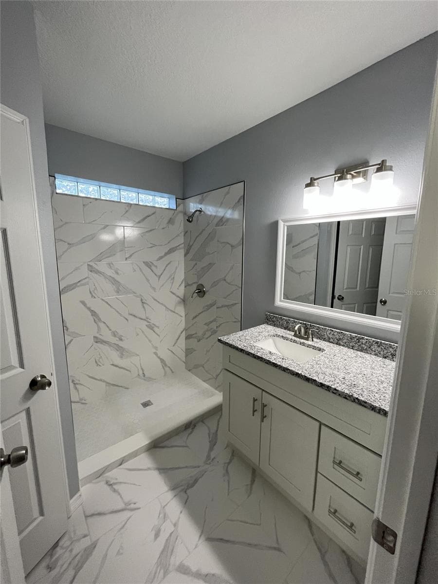 Single Family Residence at 3304 SUMMER ISLAND CT, VALRICO, photo 8 of 12