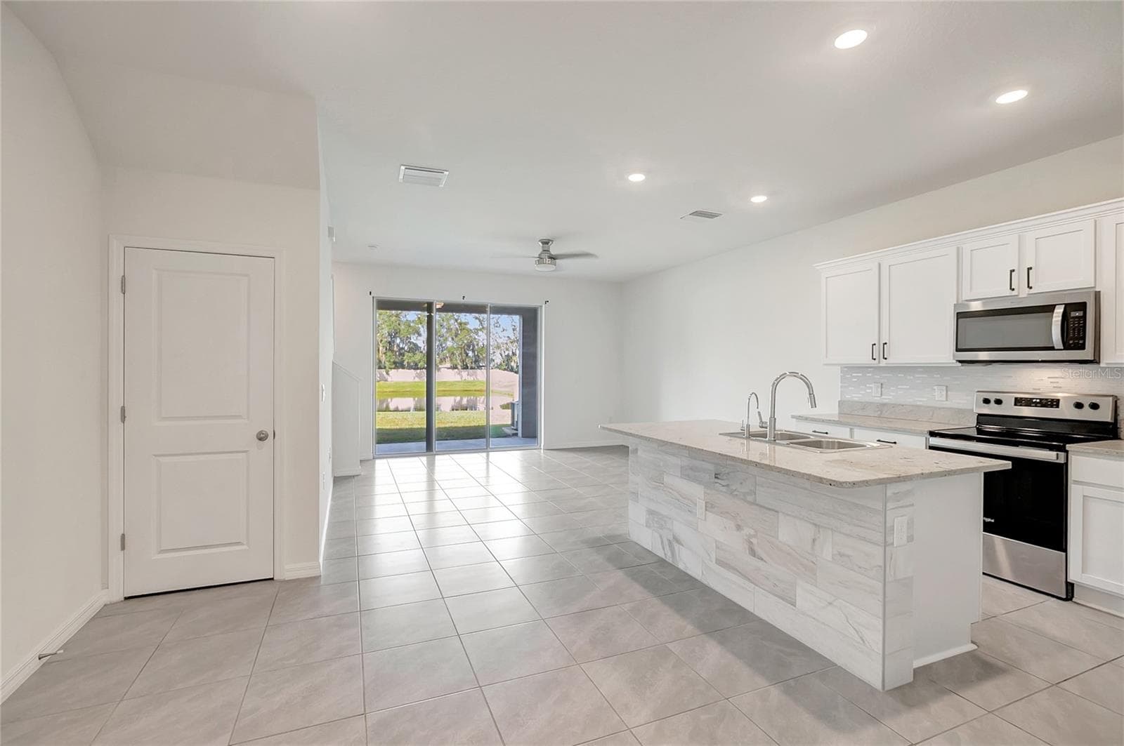 Townhouse at 34395 SORREL MINT DR, WESLEY CHAPEL, photo 7 of 48