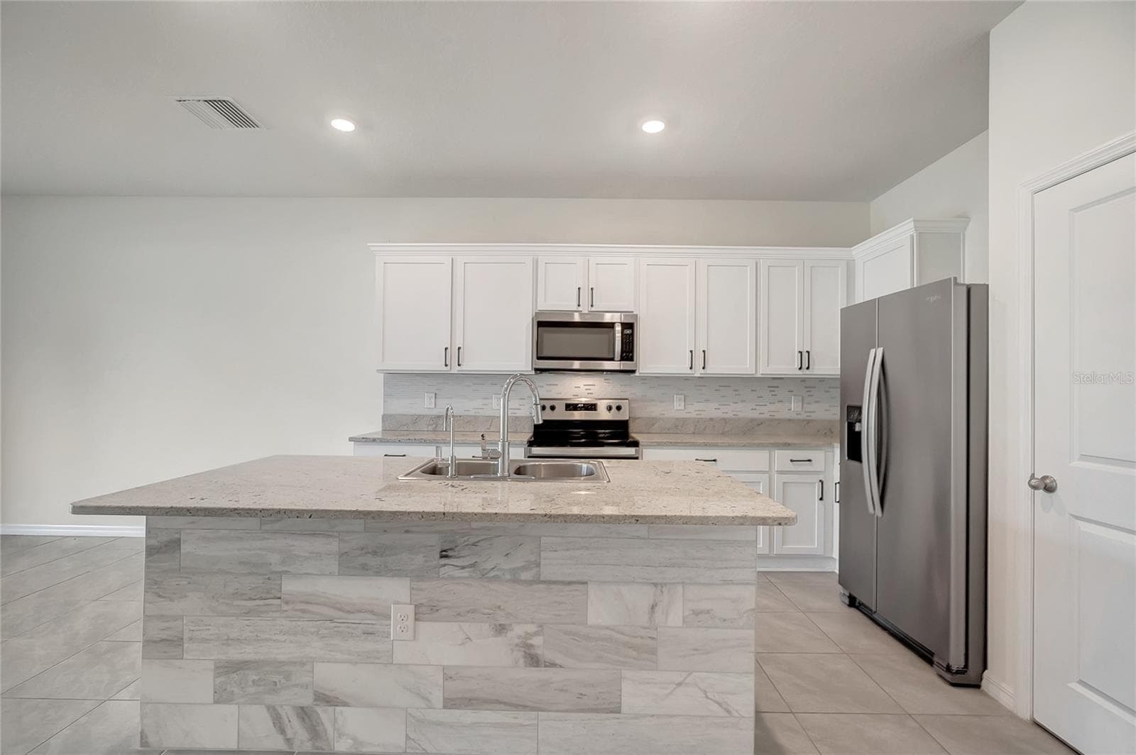 Townhouse at 34395 SORREL MINT DR, WESLEY CHAPEL, photo 11 of 48