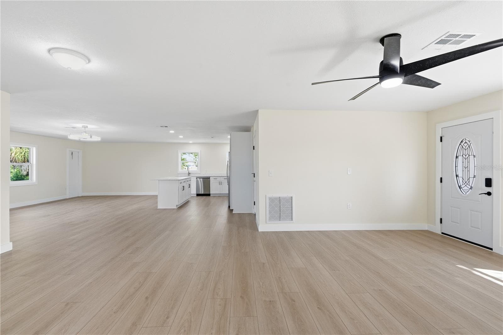 LIVING ROOM - 7507 MAKO DR, HUDSON
