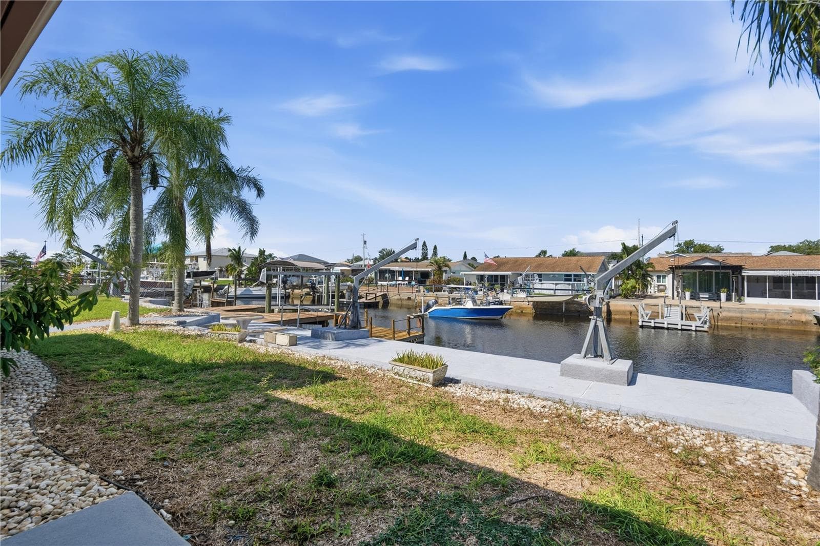 RECAPPED 80' SEAWALL - 7507 MAKO DR, HUDSON
