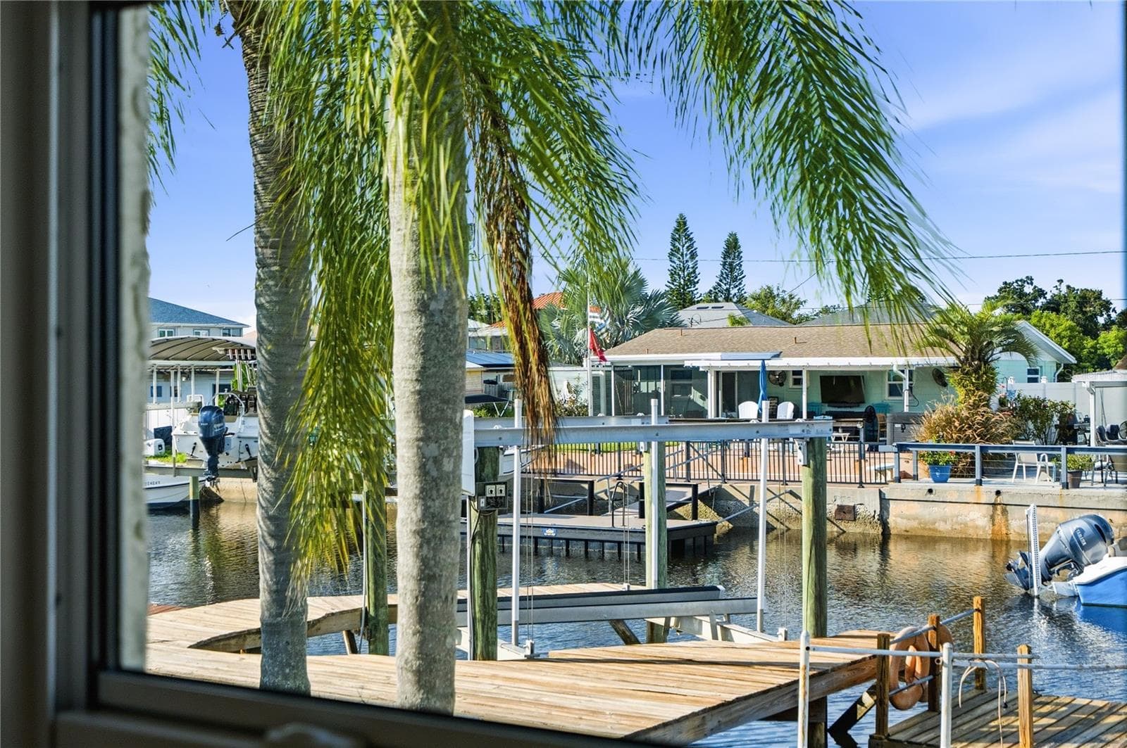 BOAT LIFT - 7507 MAKO DR, HUDSON