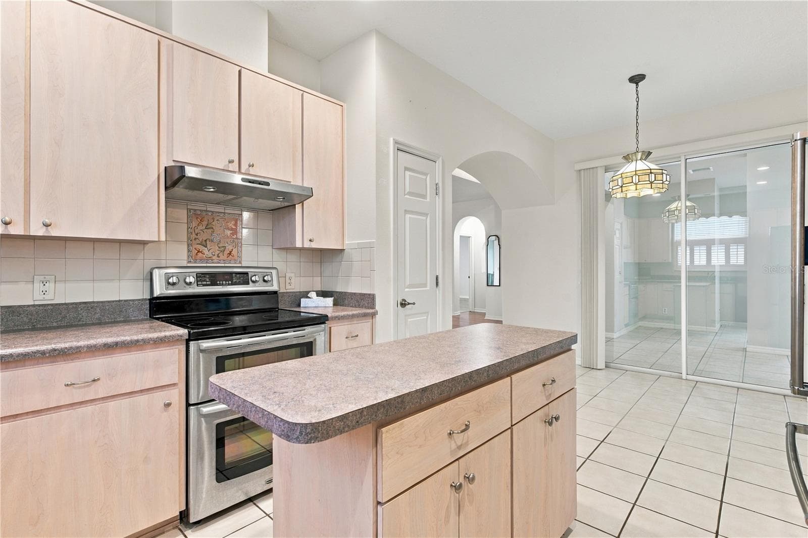 Kitchen island - 6274 SAILBOAT AVE, TAVARES
