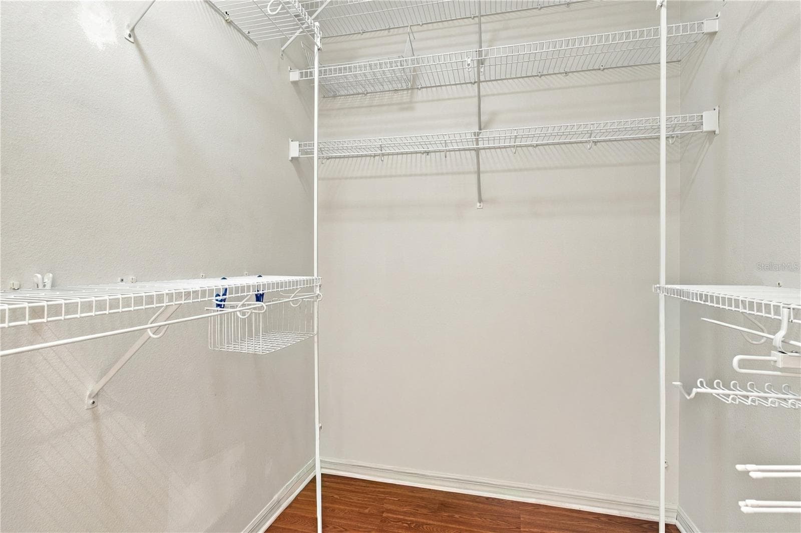 Spacious walk-in closet - 6274 SAILBOAT AVE, TAVARES