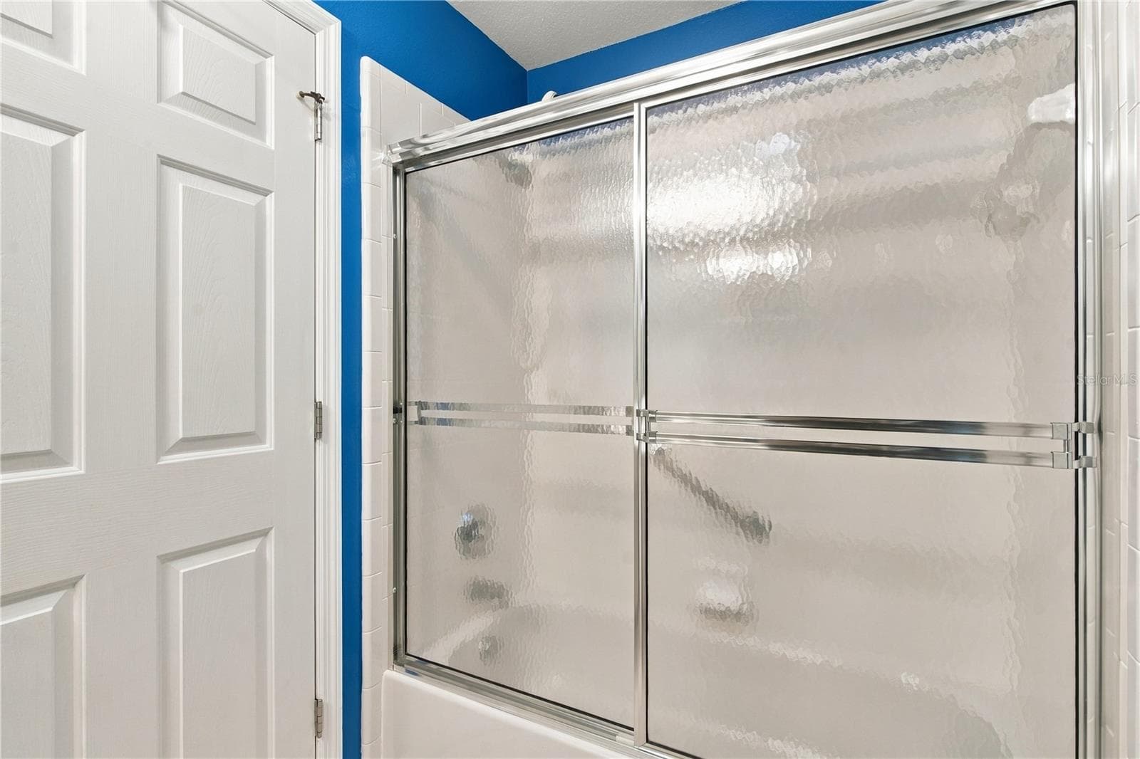 Guest bathroom - 6274 SAILBOAT AVE, TAVARES