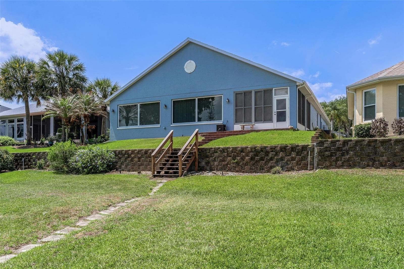 Rear view - 6274 SAILBOAT AVE, TAVARES