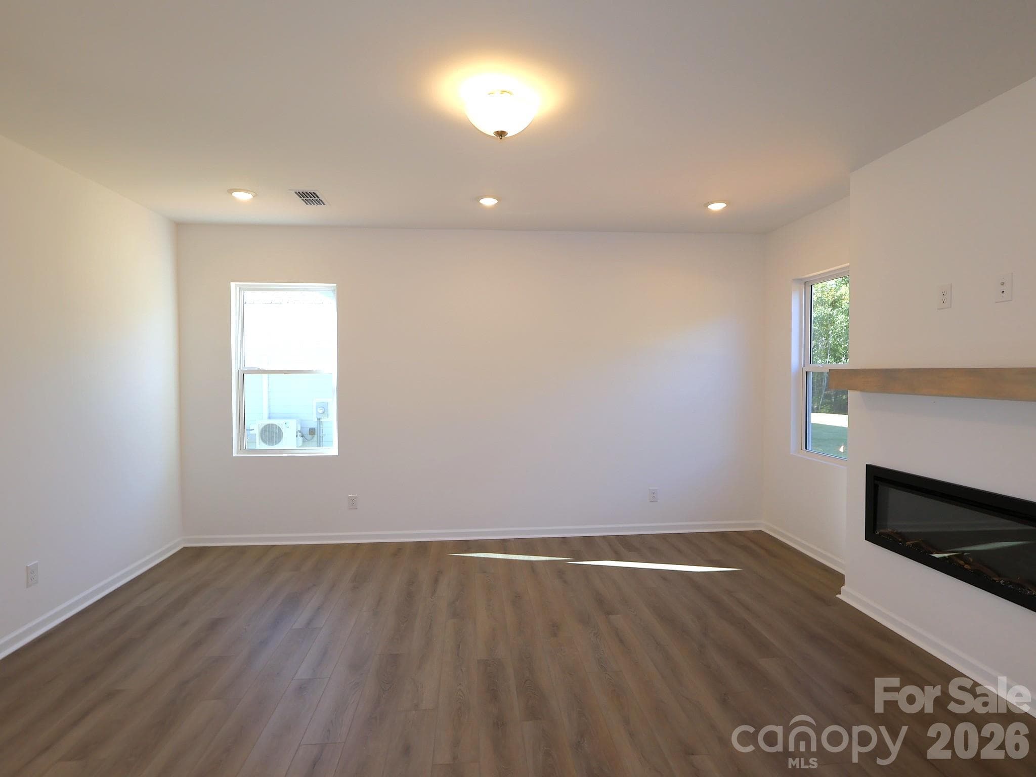 Family room - 246 Amber Glen Drive, Locust