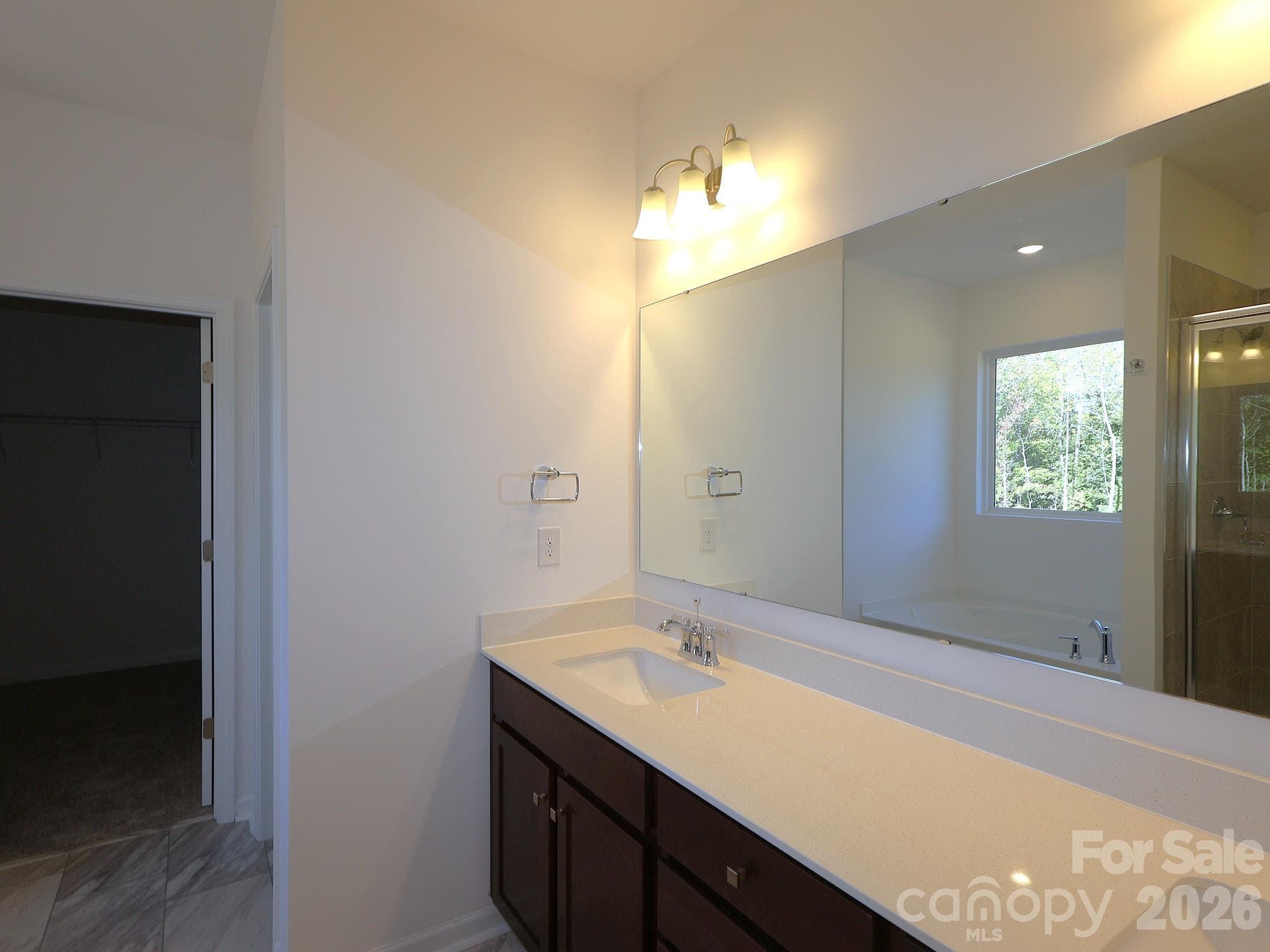 Owner's suite - 246 Amber Glen Drive, Locust
